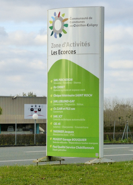 Signalisation, publicitaire, Fabricant, Enseigne, affiche, publicitaire, extérieur, avec, néon, Maroc, ville, Marrakech, Casablanca, Agadir, Essaouira, Panneaux, totems